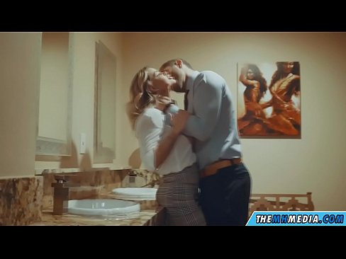 ❤️ Když vás na veřejných záchodcích svádí prsatá blondýna. ️ Sex u cs.myinvest.top ❌❤